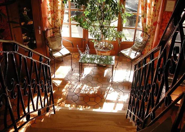 Hotel Restaurant Des Deux Vallées Entraygues-sur-Truyère